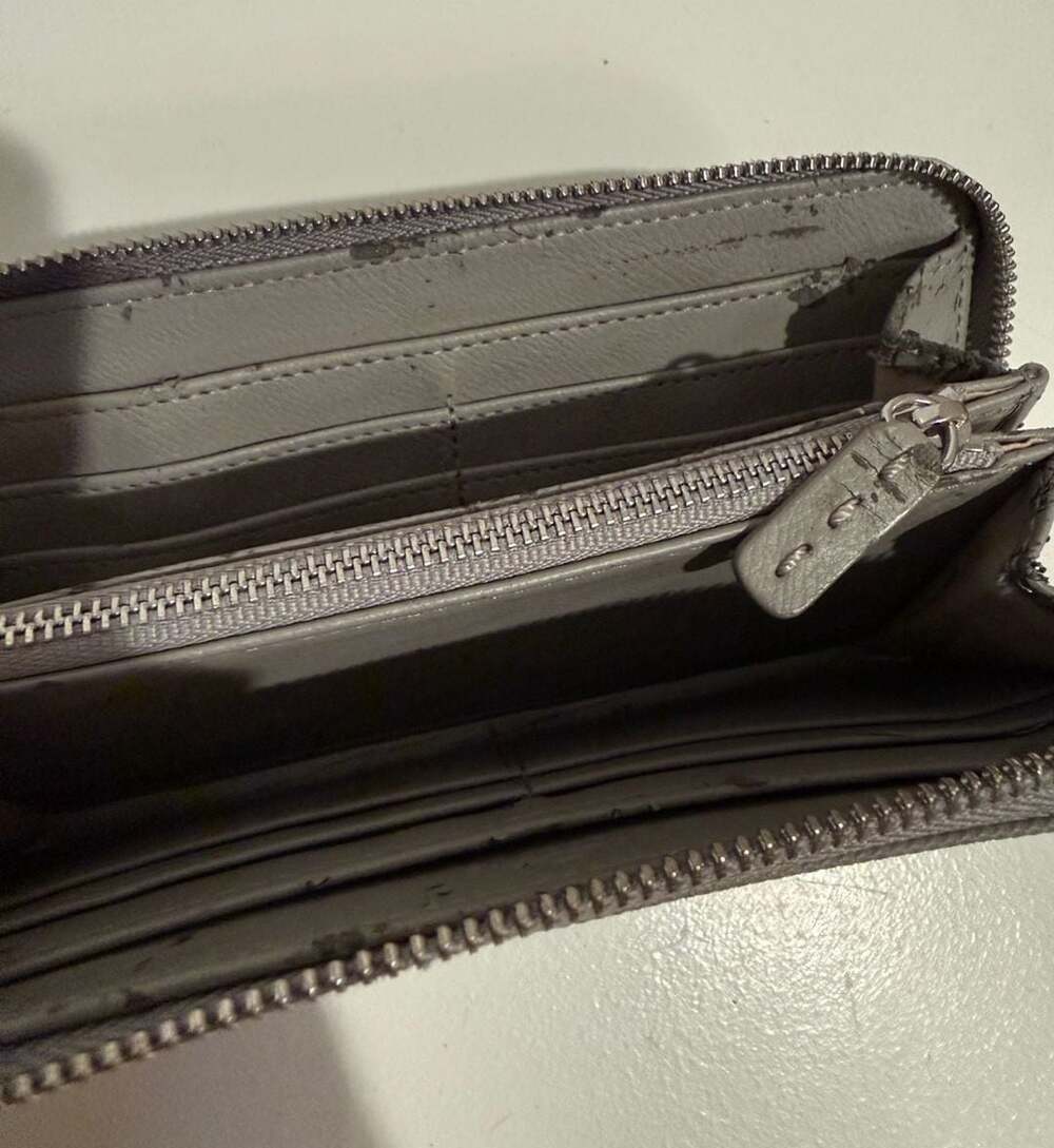 Lacoste - Picture 4 of 5